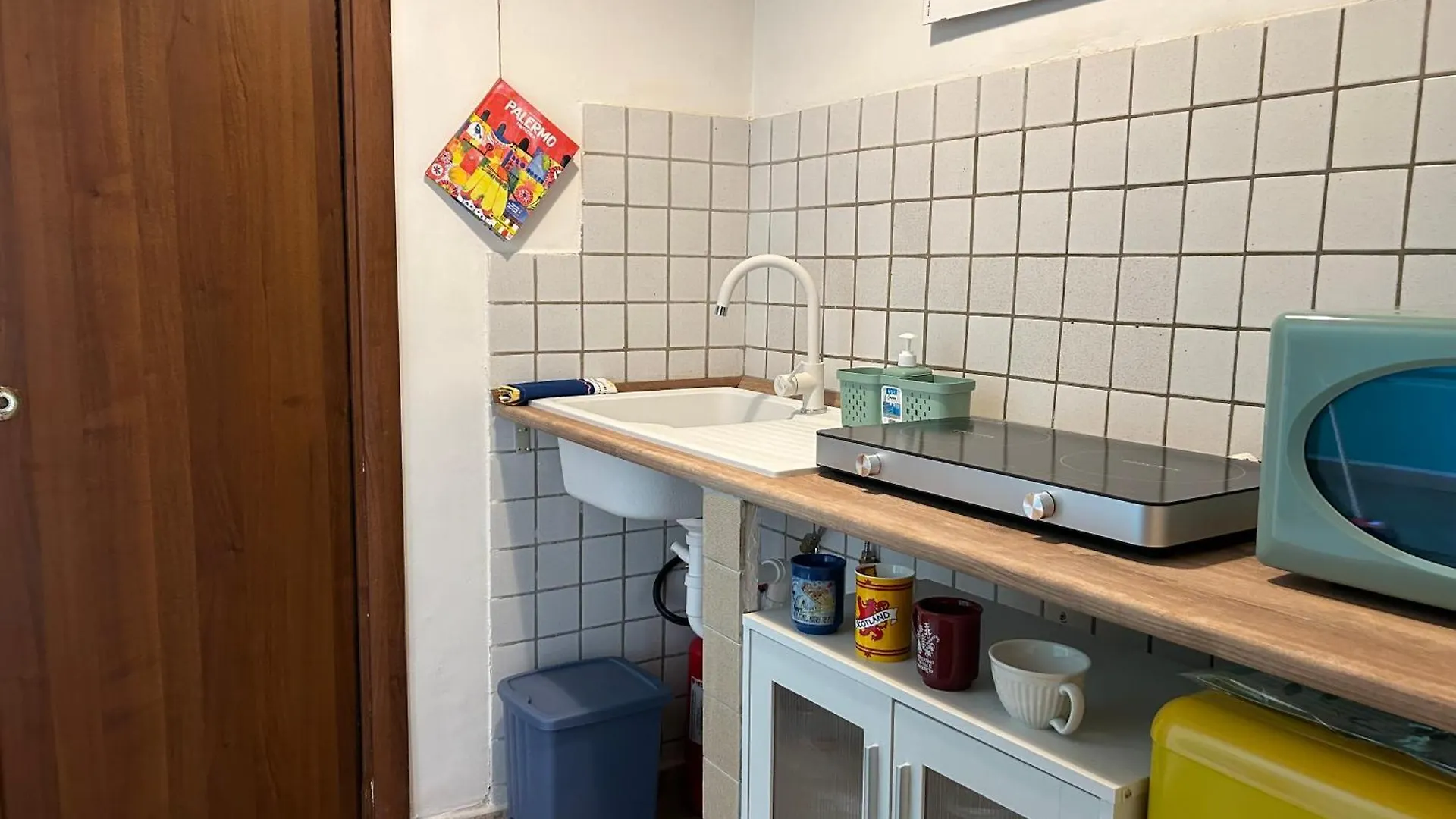 Glicine House Apartment Palermo 0*,